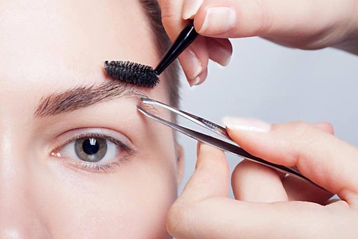 Оформление бровей (без окрашивания)