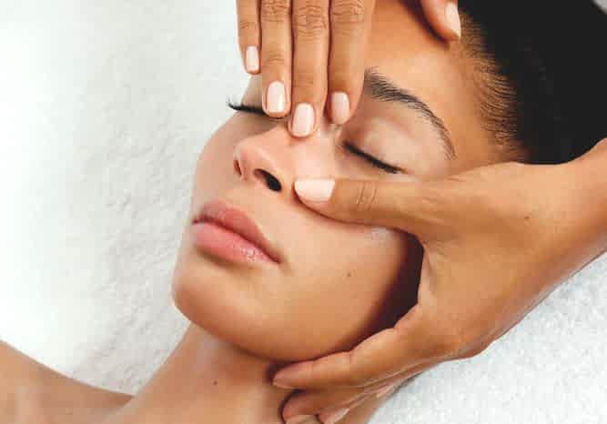 Массаж лица и головы классический