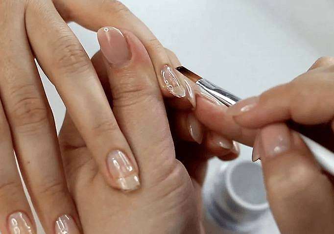 Маникюр с укреплением гелем/акригелем