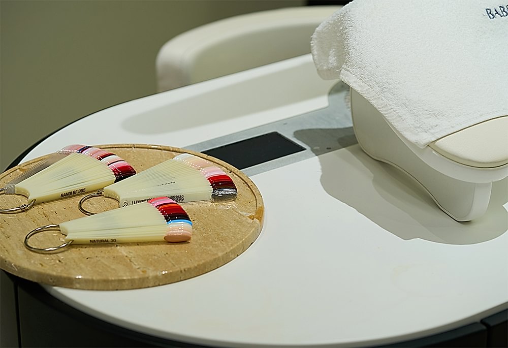 Маникюр с покрытием гель-лак (Luxio/Bandi)