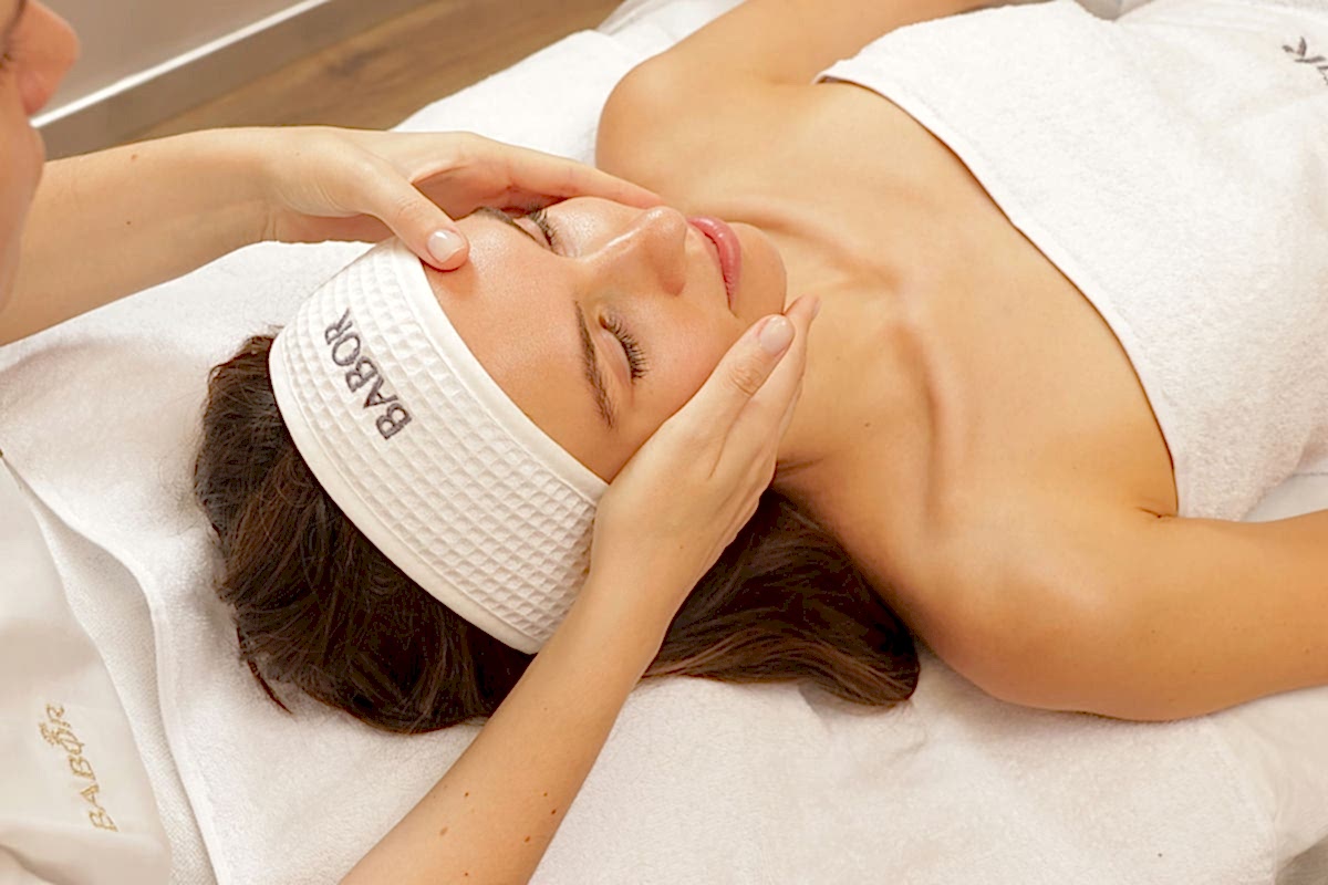 Массаж лица классический